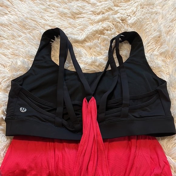 Lululemon athletica top size 10 w/ build in bra & removable cup inserts - Picture 9 of 16